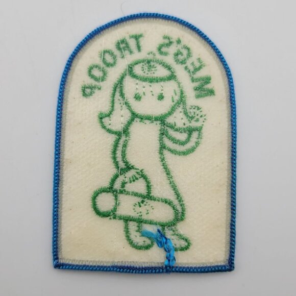 Girl Scout Badge Vintage Patch Brownie 90s Retro Troop Camp Cookies USA Megs - Picture 2 of 4